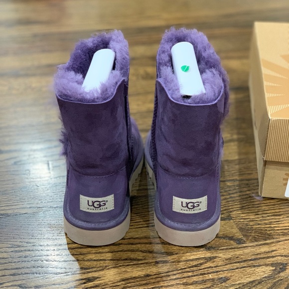 New Ugg Bailey Button Purple Velvet Kids Size 4 - Picture 3 of 10